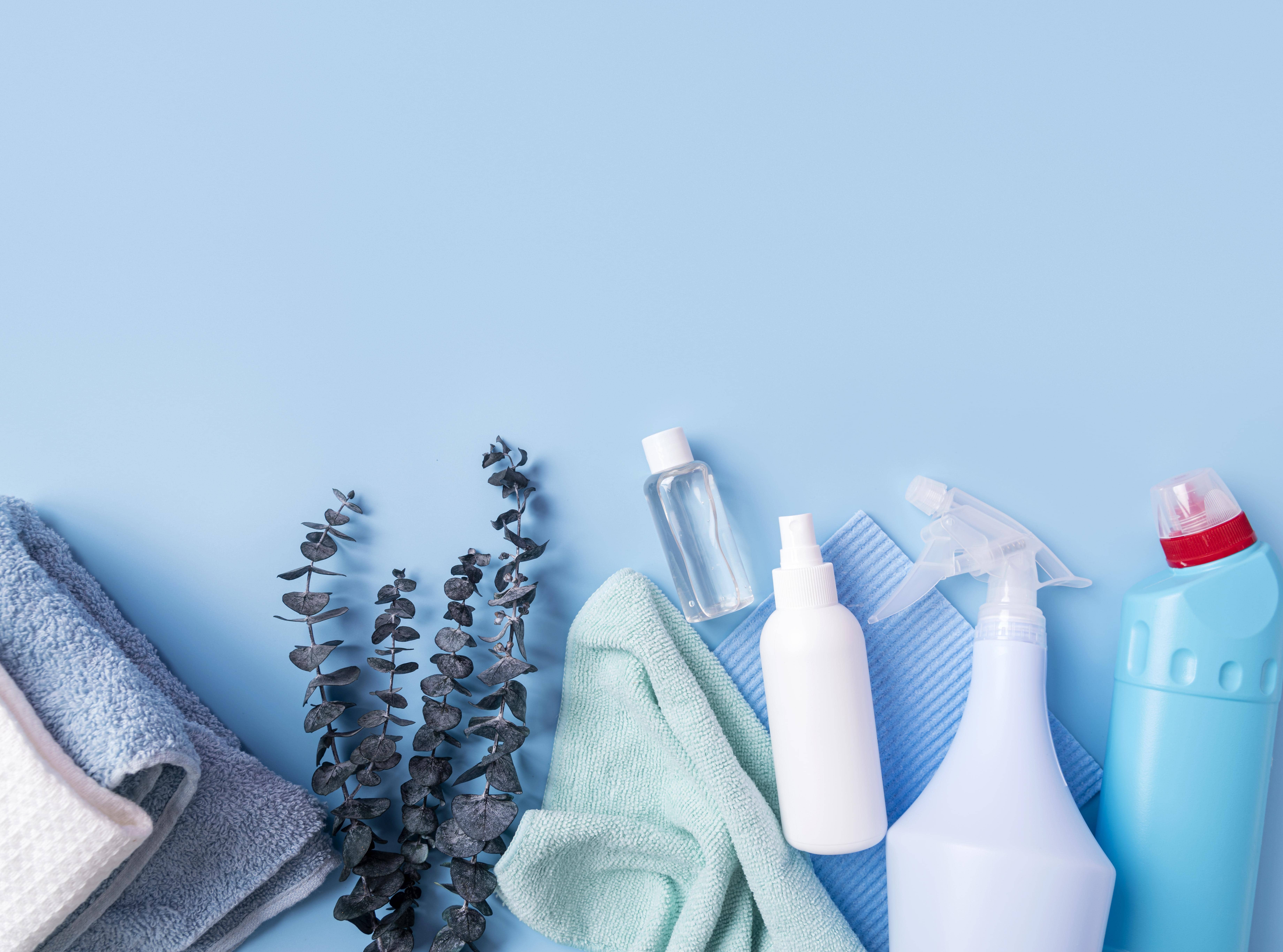 Как безопасно хранить чистящие средства дома